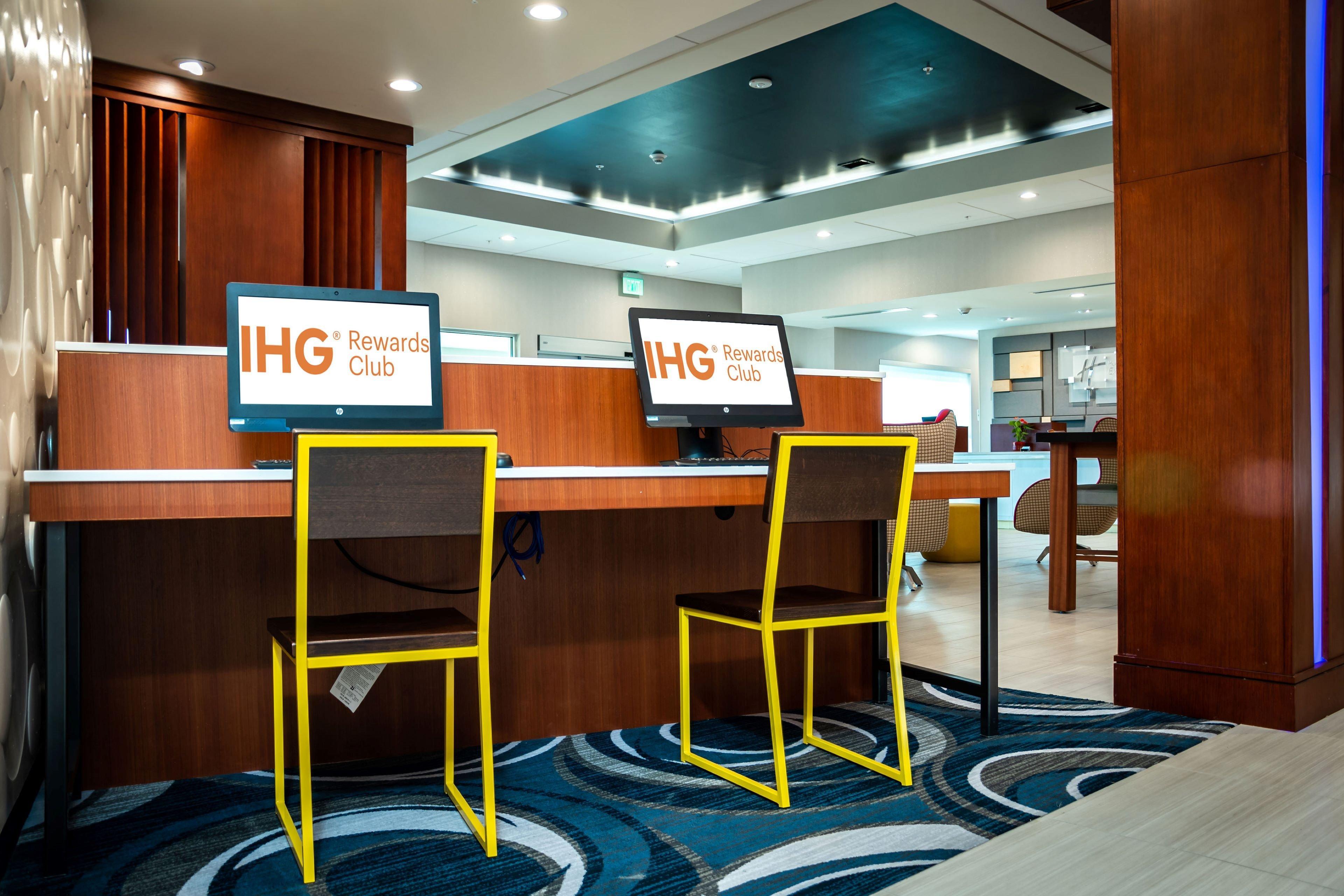 Holiday Inn Express & Suites Orlando- Lake Buena Vista By Ihg Exterior foto